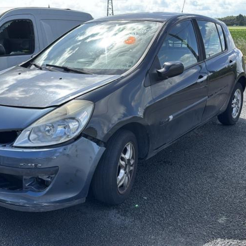 Aile avant droit RENAULT CLIO 3 Photo n°5