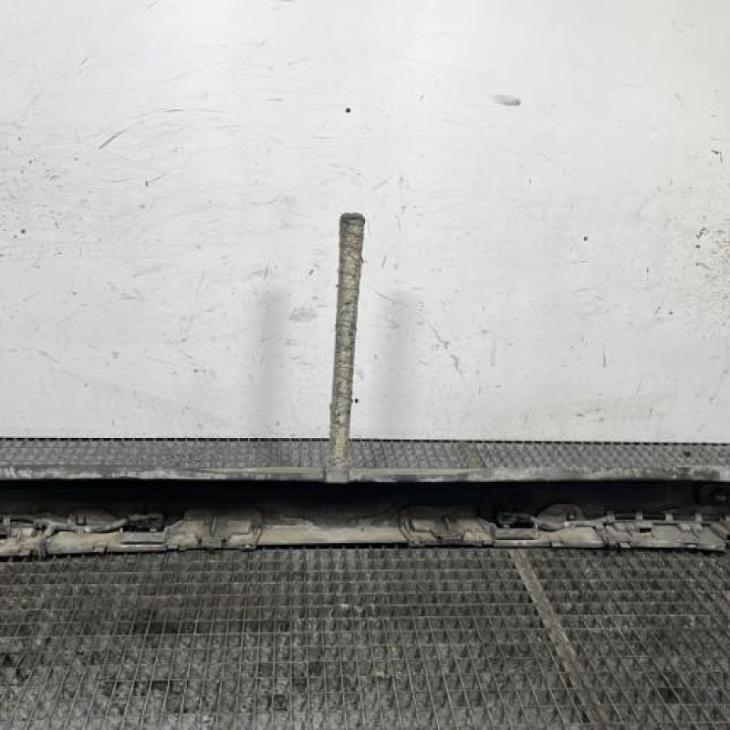 Pare choc arriere RENAULT TRAFIC 2 Photo n°4