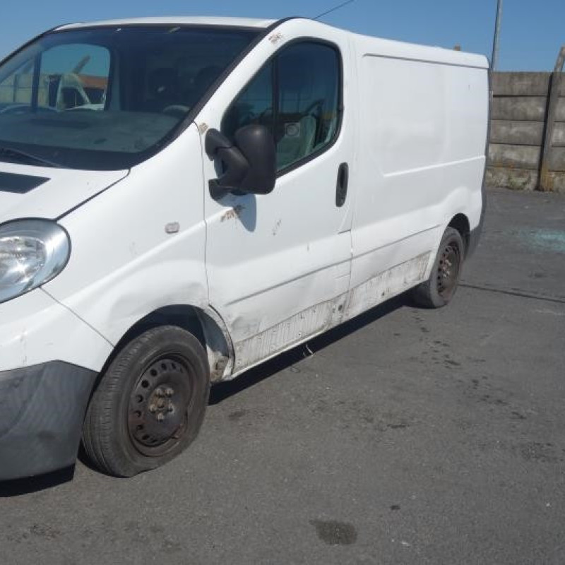 Pare choc arriere RENAULT TRAFIC 2 Photo n°6