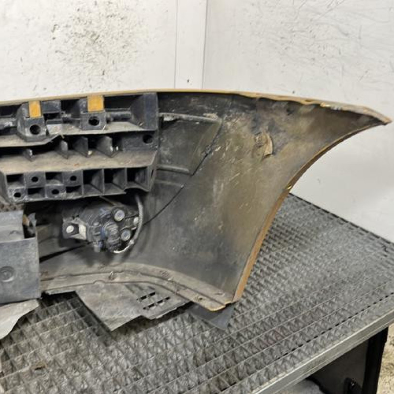 Pare choc avant RENAULT CLIO 2 Photo n°4