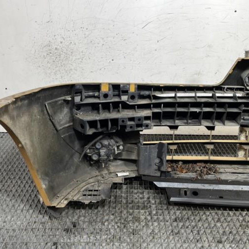 Pare choc avant RENAULT CLIO 2 Photo n°6