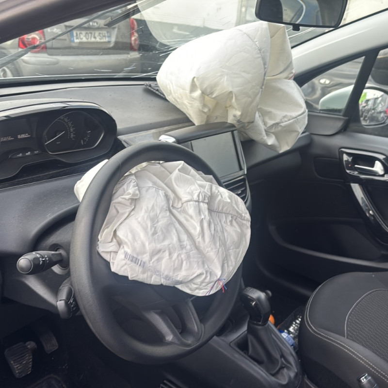 PEUGEOT 208 1 PHASE 2 1.6 BLUE HDI - 8V TURBO Photo n°16