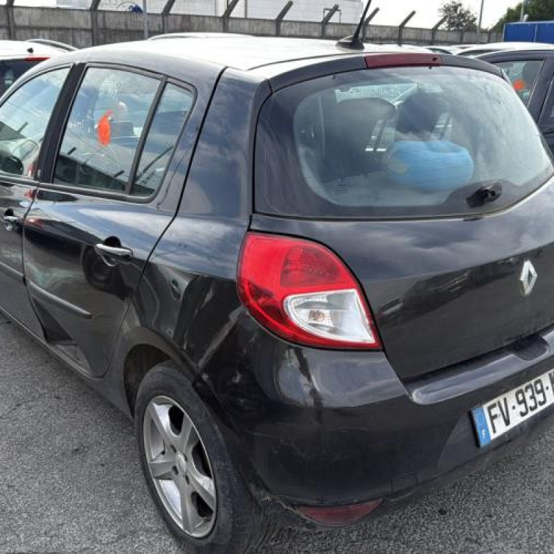 Anti brouillard gauche (feux) RENAULT CLIO 3 Photo n°8