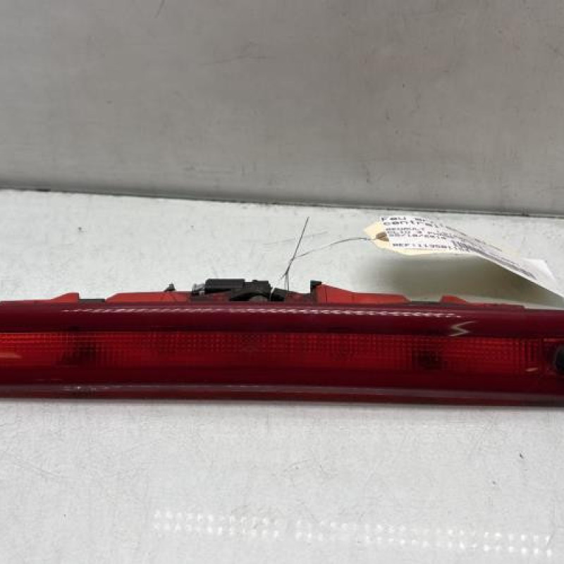 Feu arriere stop central RENAULT CLIO 3 Photo n°1