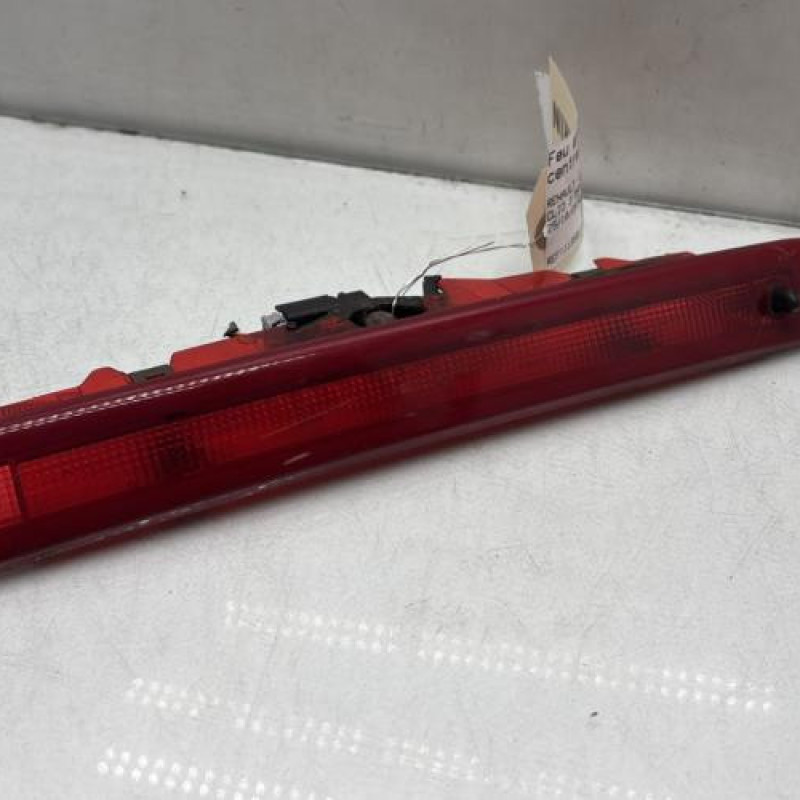 Feu arriere stop central RENAULT CLIO 3 Photo n°3