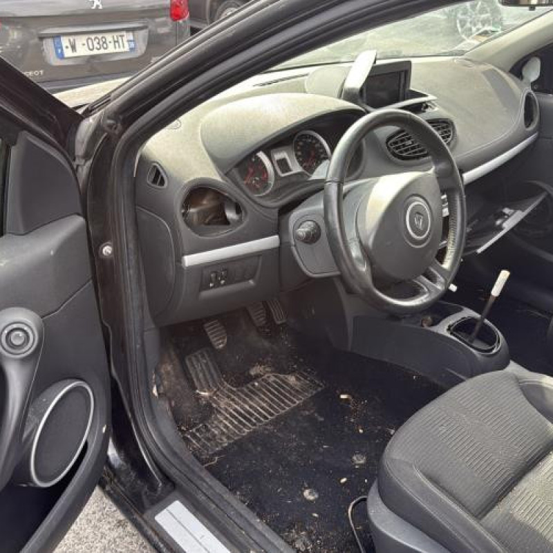 Feu arriere stop central RENAULT CLIO 3 Photo n°13