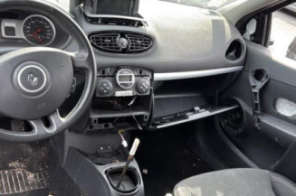 Feu arriere stop central RENAULT CLIO 3