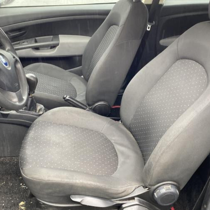 Moteur FIAT GRANDE PUNTO Photo n°10