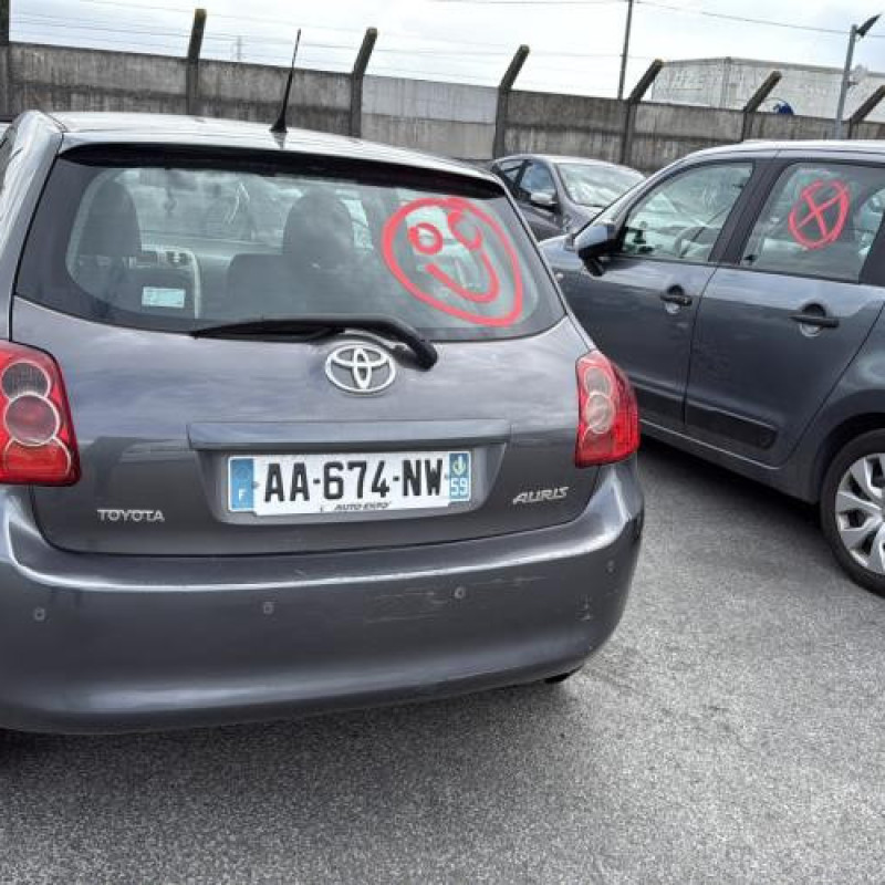 Anti brouillard gauche (feux) TOYOTA AURIS 1 Photo n°9