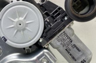 Leve vitre electrique avant droit TOYOTA AURIS 1