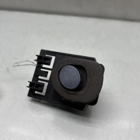 Bouton de coffre PEUGEOT 407 Photo n°1