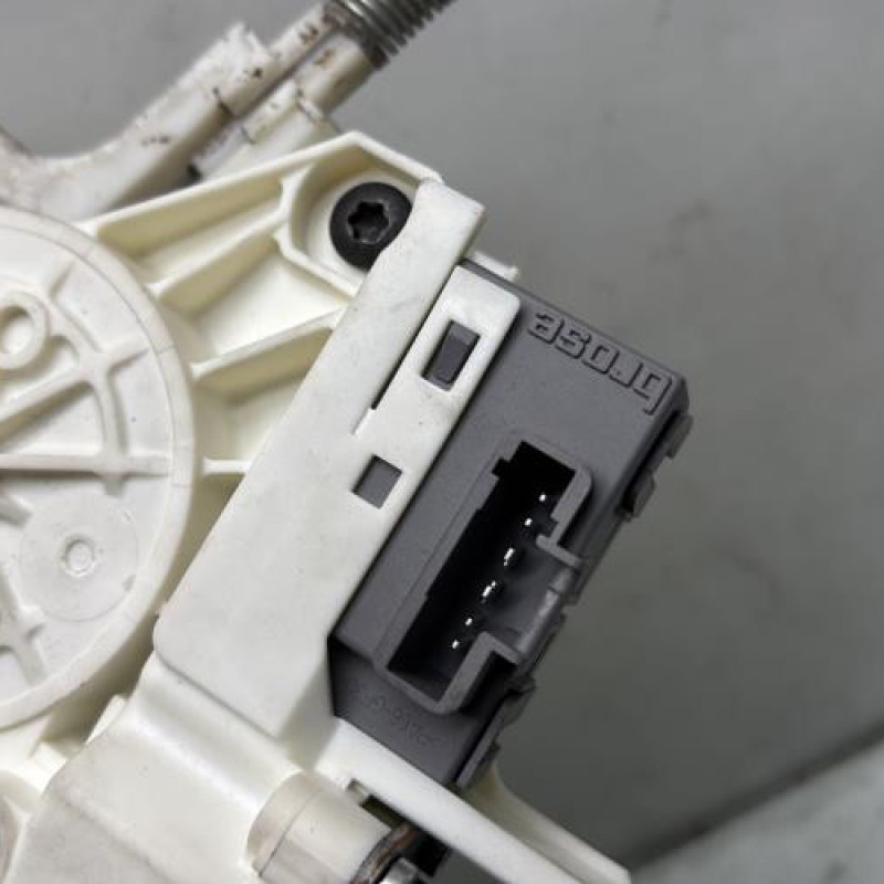 Leve vitre electrique arriere gauche PEUGEOT 407 Photo n°6