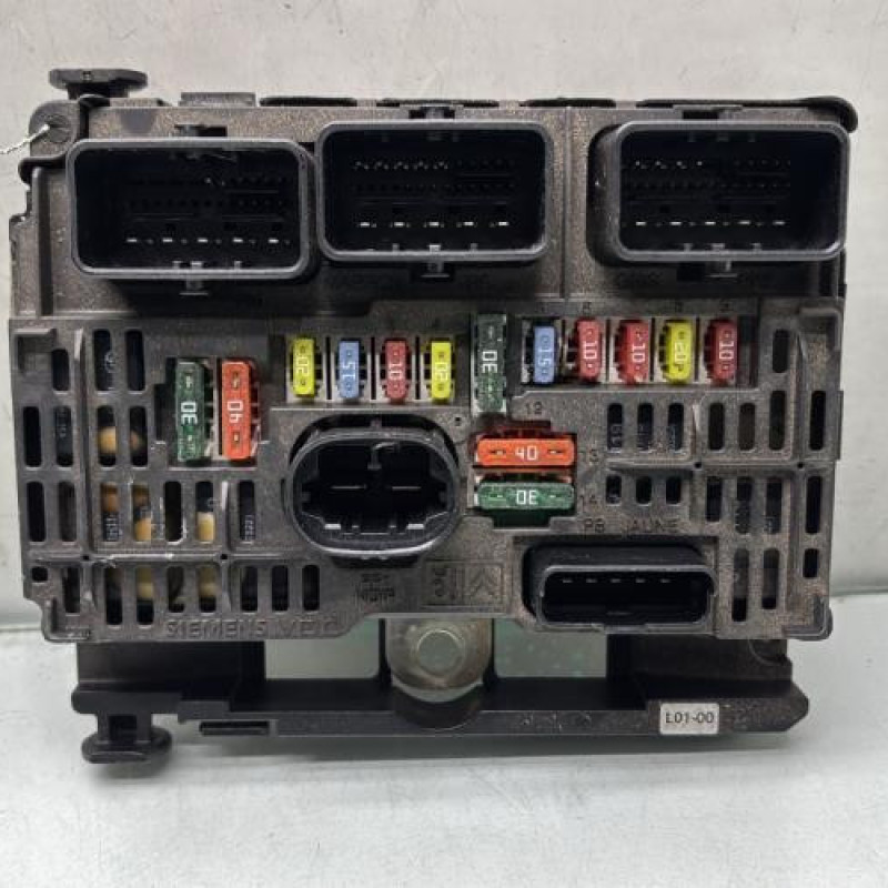 Boitier servitude moteur (BSM) PEUGEOT 407 Photo n°3