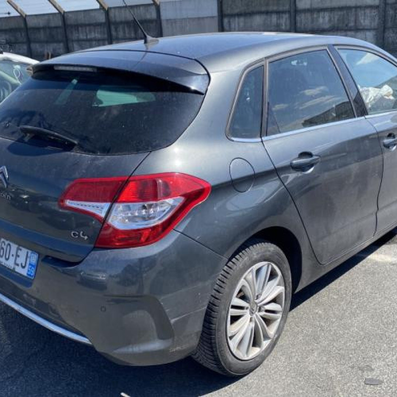 Pare choc arriere CITROEN C4 2 Photo n°10