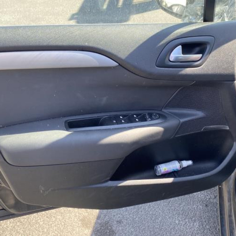 Pare choc arriere CITROEN C4 2 Photo n°17