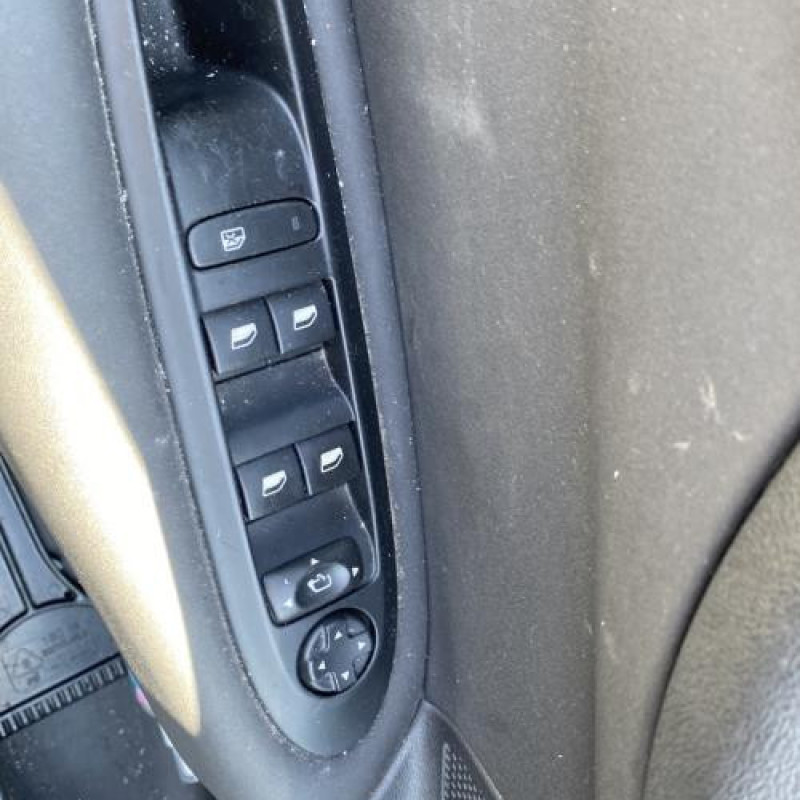 Pare choc arriere CITROEN C4 2 Photo n°18