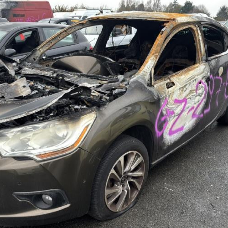 Pare choc arriere CITROEN DS4 Photo n°8