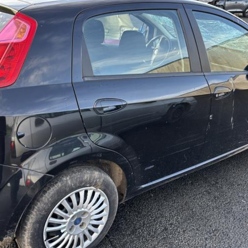 Trappe d'essence FIAT GRANDE PUNTO Photo n°10