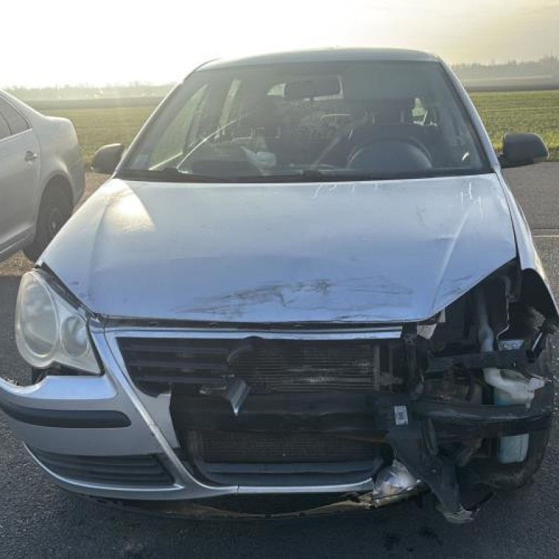 Reservoir essence VOLKSWAGEN POLO 4 Photo n°2