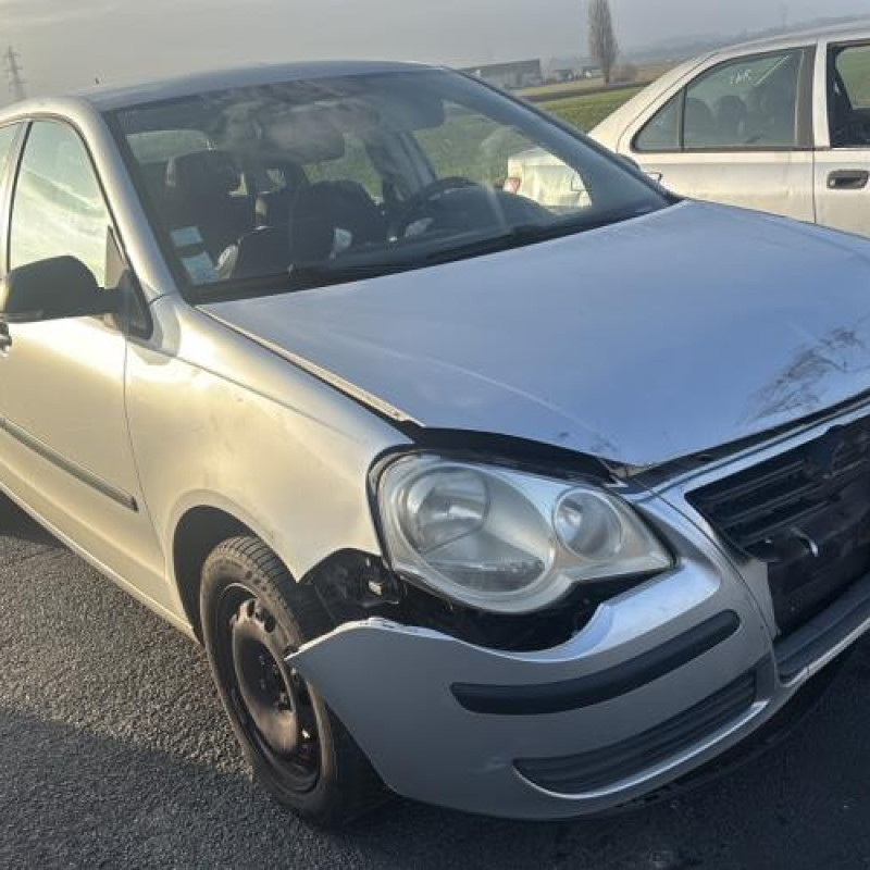 Reservoir essence VOLKSWAGEN POLO 4 Photo n°3