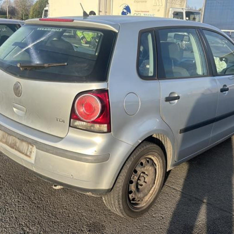 Reservoir essence VOLKSWAGEN POLO 4 Photo n°5