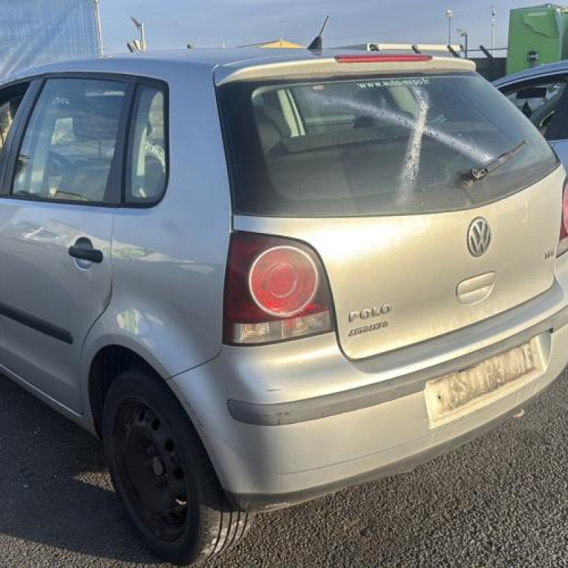 Reservoir essence VOLKSWAGEN POLO 4 Photo n°7