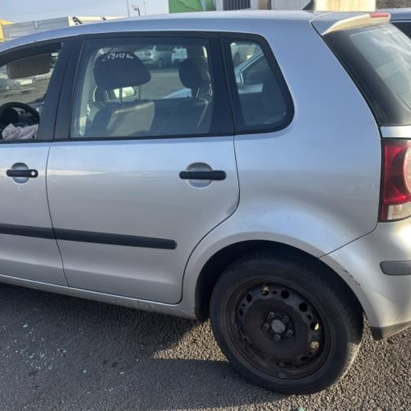 Reservoir essence VOLKSWAGEN POLO 4 Photo n°8