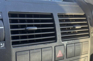 Reservoir essence VOLKSWAGEN POLO 4