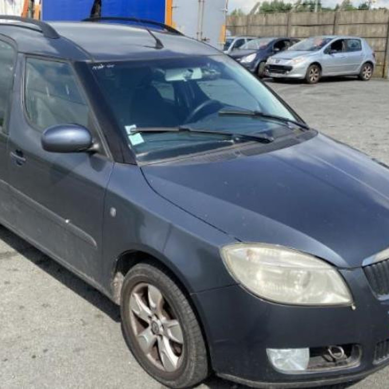 Reservoir essence SKODA ROOMSTER Photo n°20