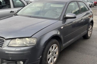 Feu arriere stop central AUDI A3 2 Photo n°1