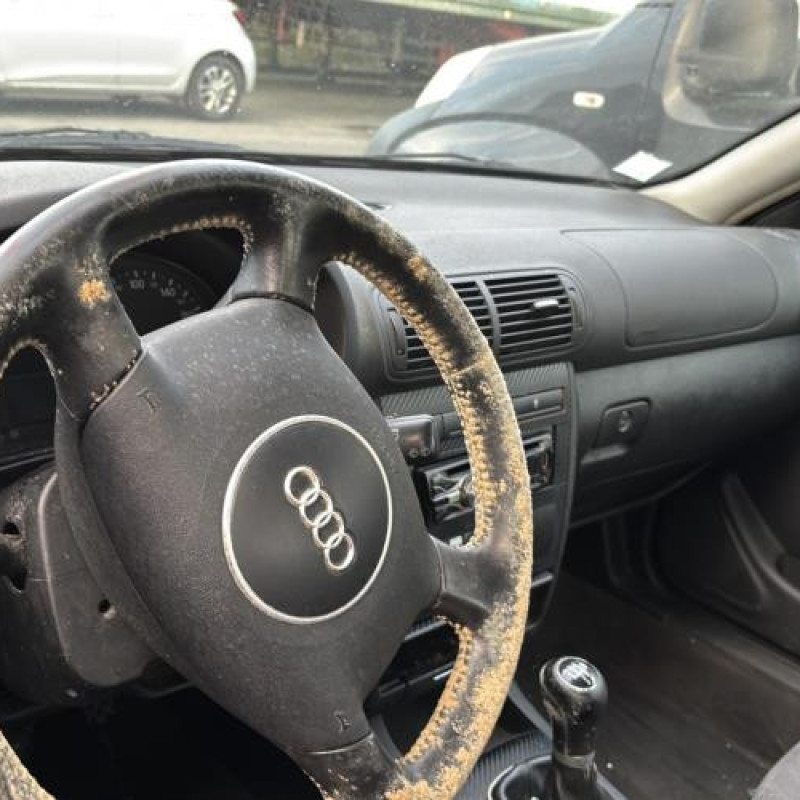 Feu arriere stop central AUDI A3 1 Photo n°10