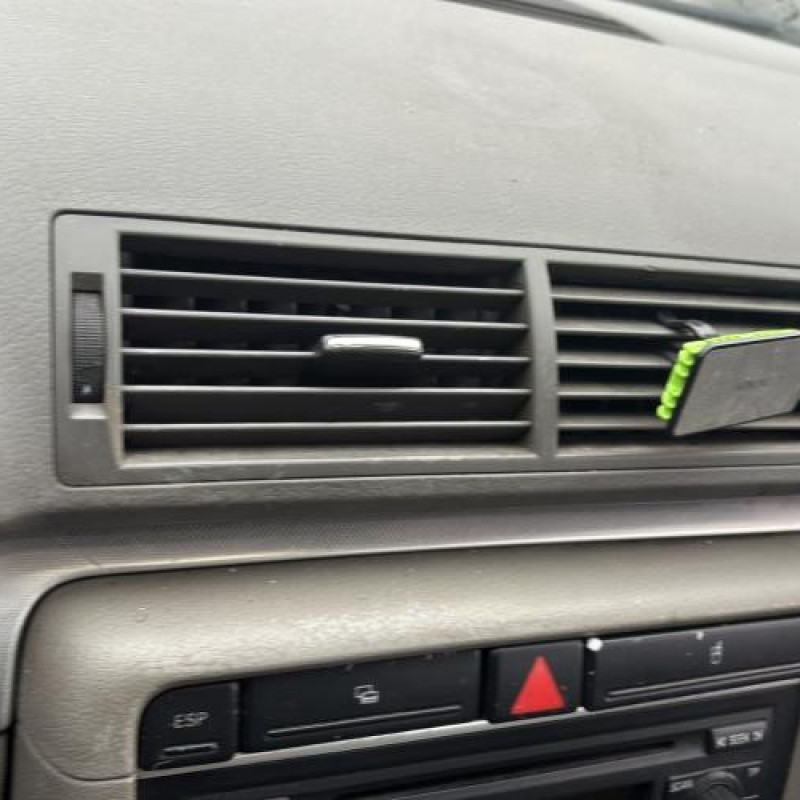 Vitre avant gauche AUDI A4 2 Photo n°17