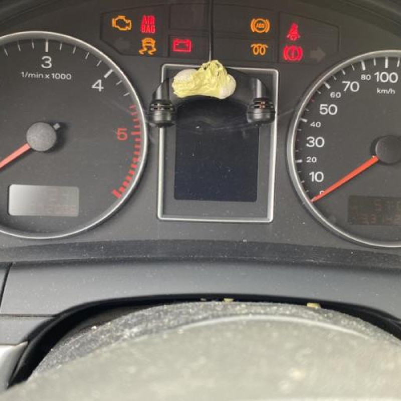 Vitre arriere droit AUDI A4 2 Photo n°9