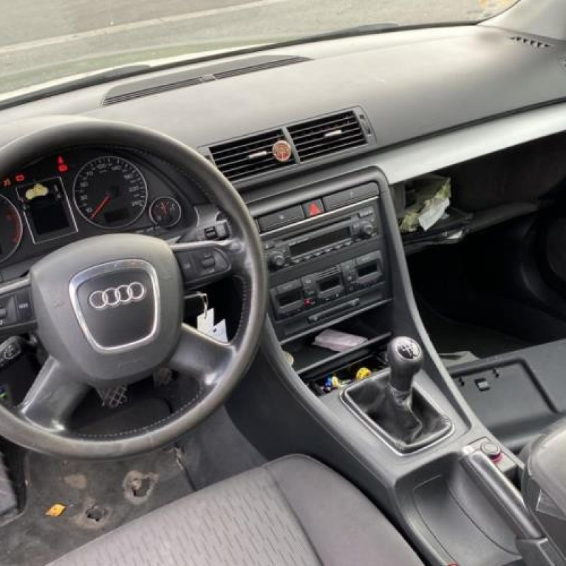 Vitre arriere gauche AUDI A4 2 Photo n°4