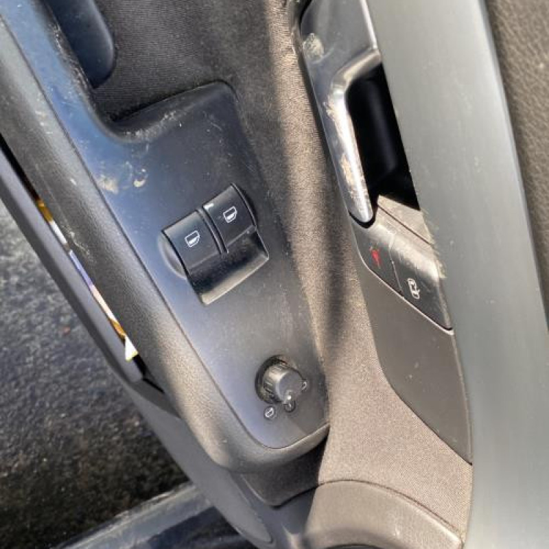 Leve vitre electrique avant droit AUDI A4 2 Photo n°10