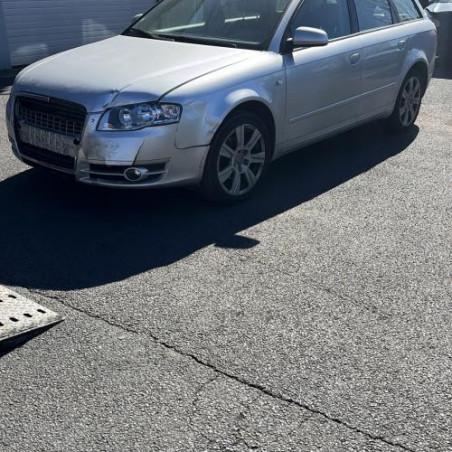 Custode arriere droit AUDI A4 2 Photo n°1