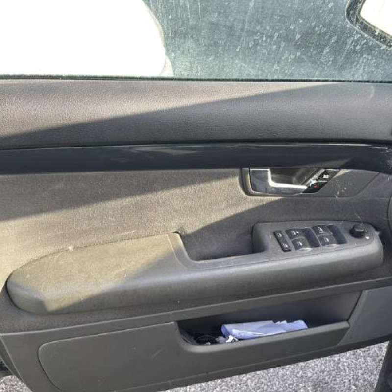 Vitre arriere gauche AUDI A4 2 Photo n°9