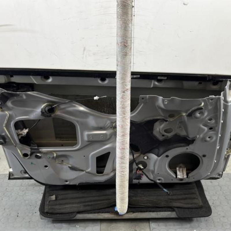 Porte avant gauche AUDI A4 2 Photo n°6