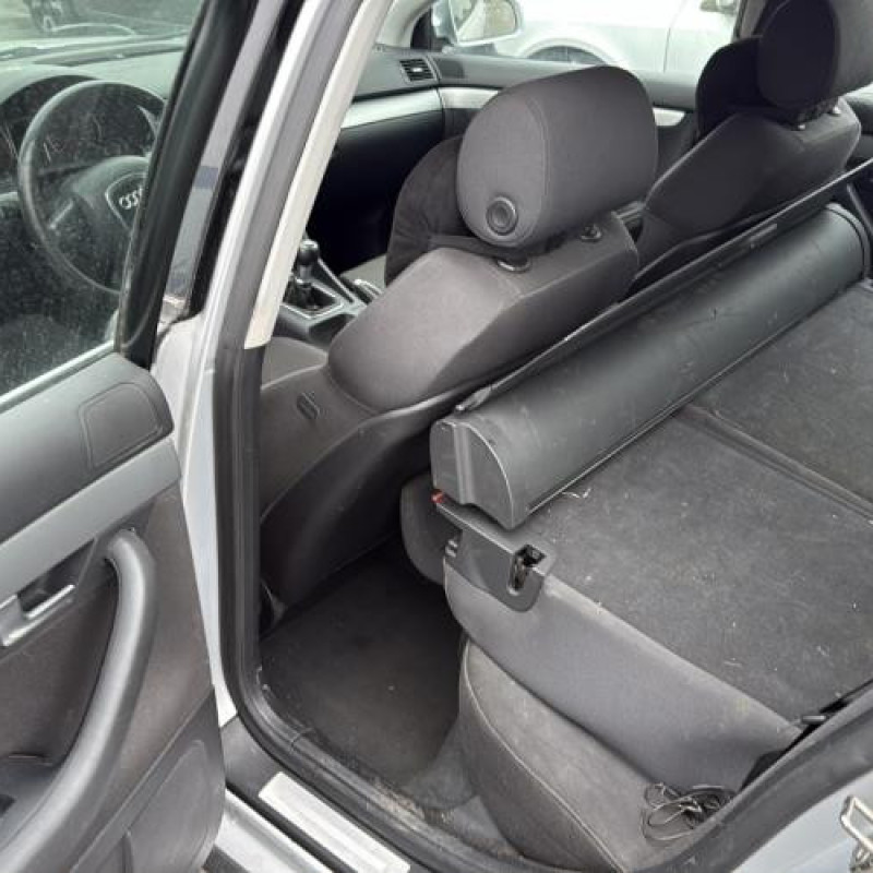 Ceinture arriere centrale AUDI A4 2 Photo n°11