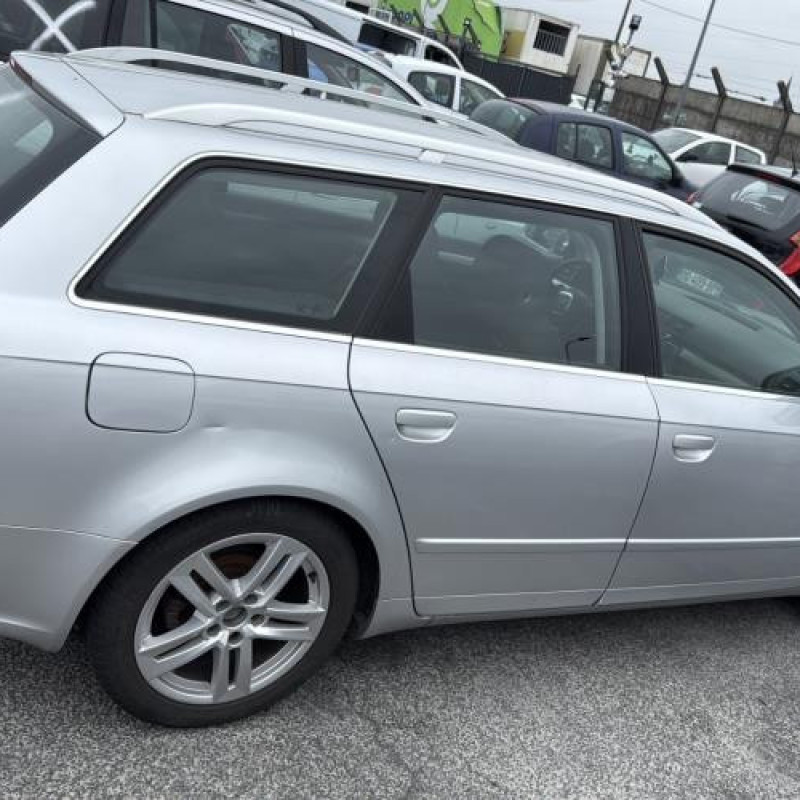 Pare boue avant droit AUDI A4 2 Photo n°6