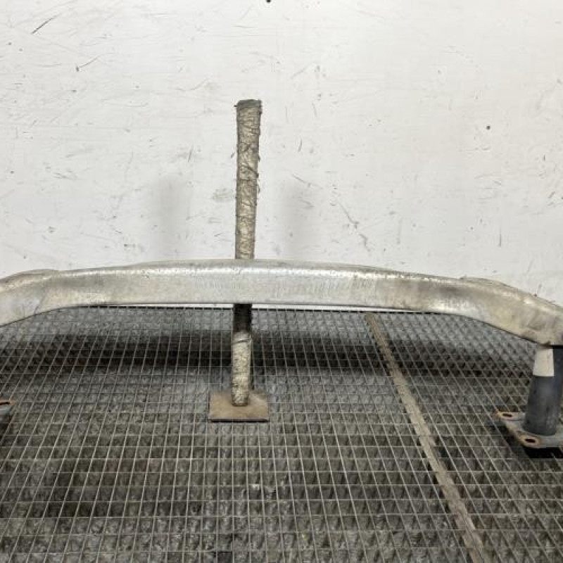 Renfort pare choc avant (traverse) AUDI A4 2 Photo n°1