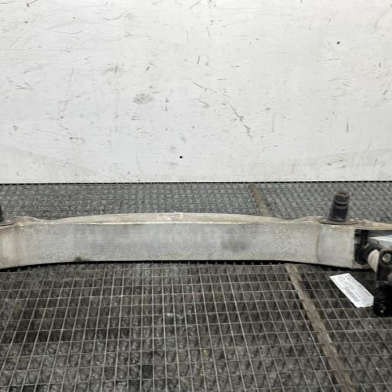 Renfort pare choc avant (traverse) AUDI A4 2 Photo n°7