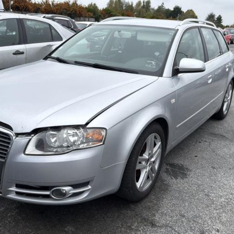 Verin de coffre AUDI A4 2 Photo n°1