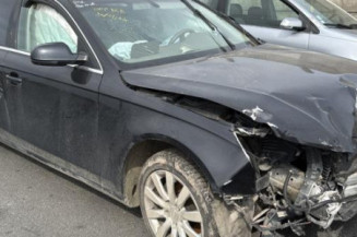 Pivot de moyeu arriere gauche AUDI A4 3