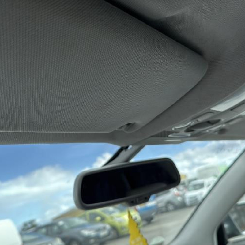 Feu arriere stop central AUDI A6 3 Photo n°6