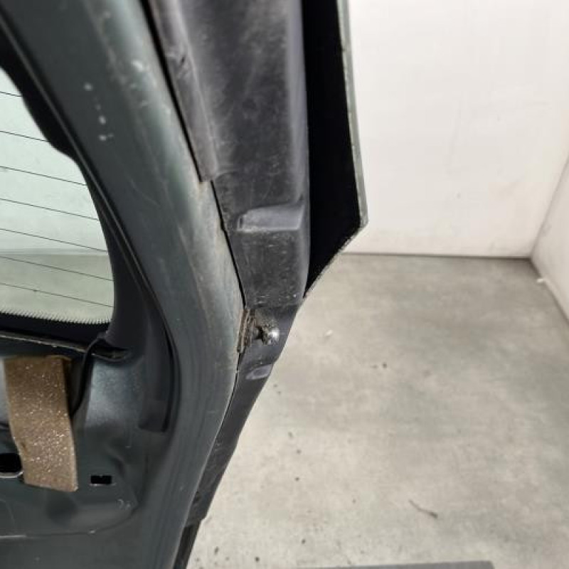 Malle/Hayon arriere CITROEN C3 1 Photo n°8