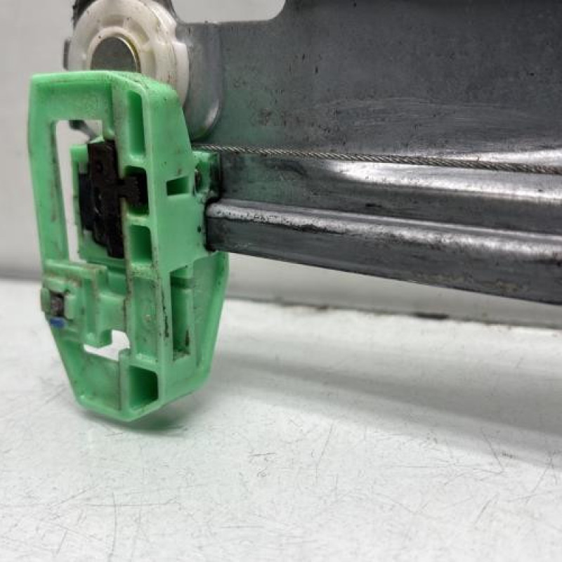 Leve vitre electrique avant droit RENAULT SCENIC 2 Photo n°2