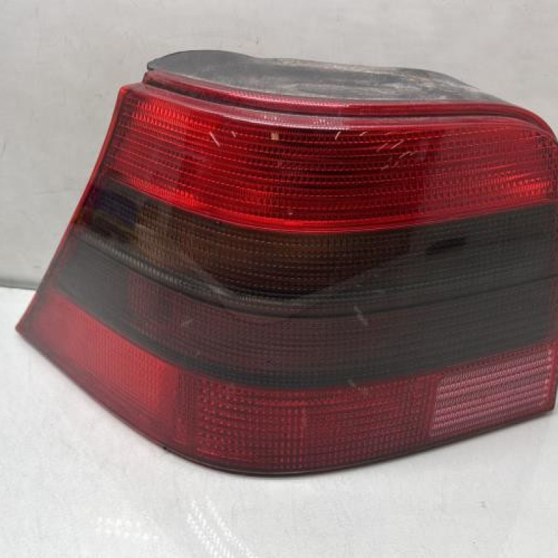 Feu arriere principal gauche (feux) VOLKSWAGEN GOLF 4 Photo n°1