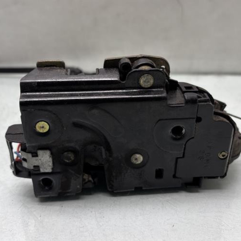 Serrure avant gauche VOLKSWAGEN GOLF 4 Photo n°1