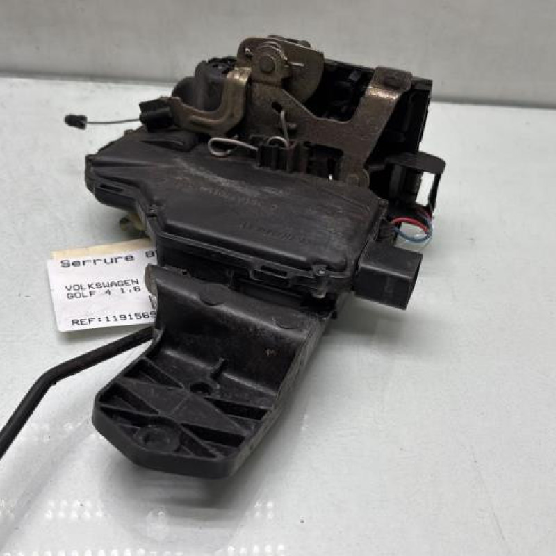 Serrure avant gauche VOLKSWAGEN GOLF 4 Photo n°2